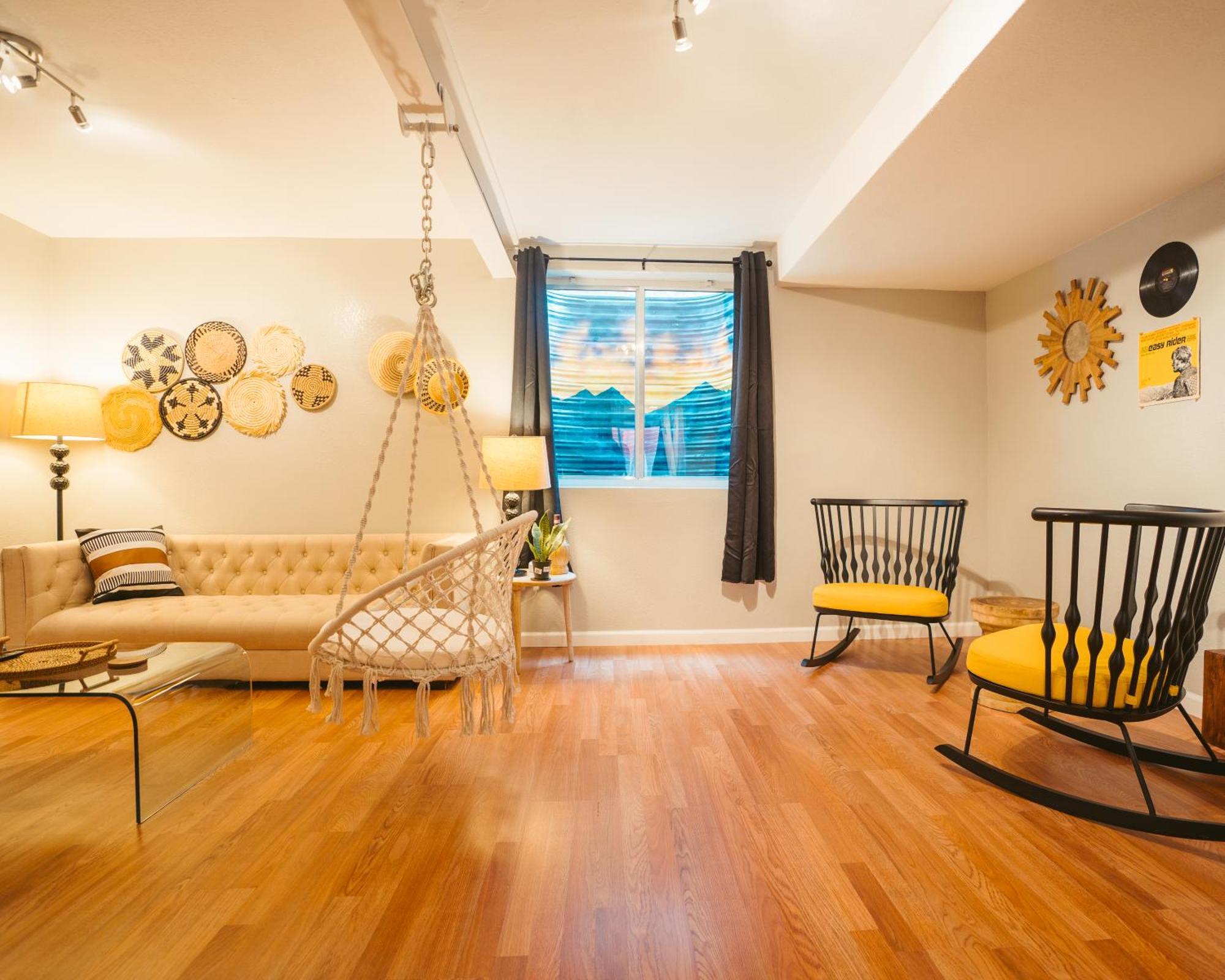 Windsor Retreat Private Basement Suite Denver Exterior photo